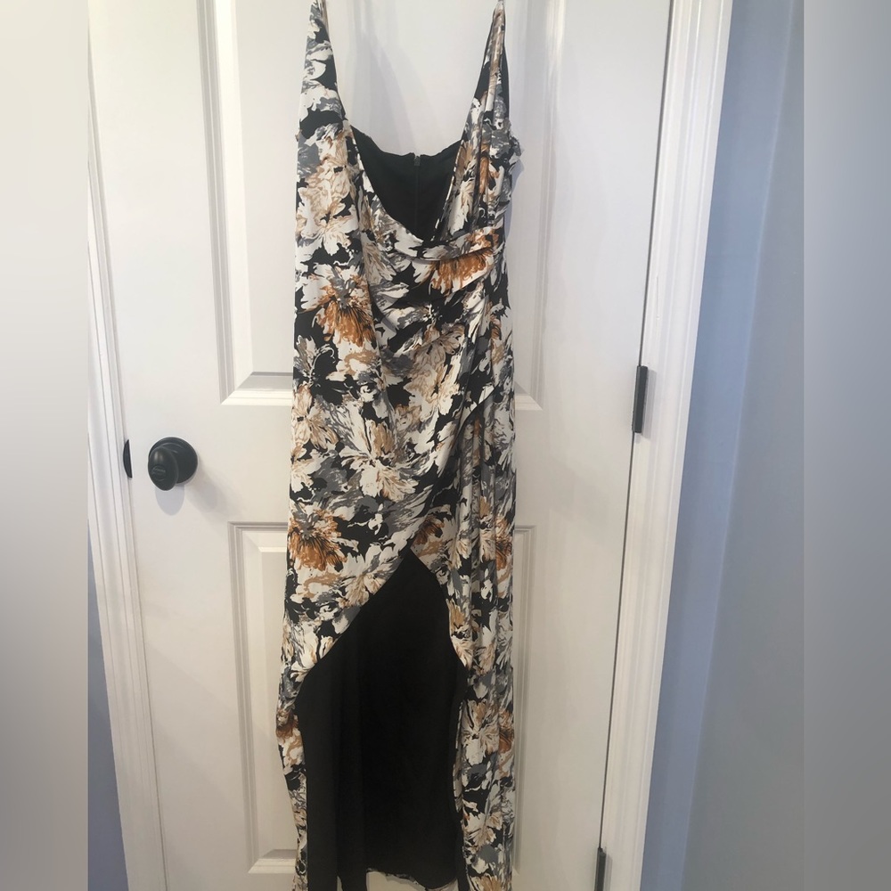 Lulu dress. Size L. Never worn with tags